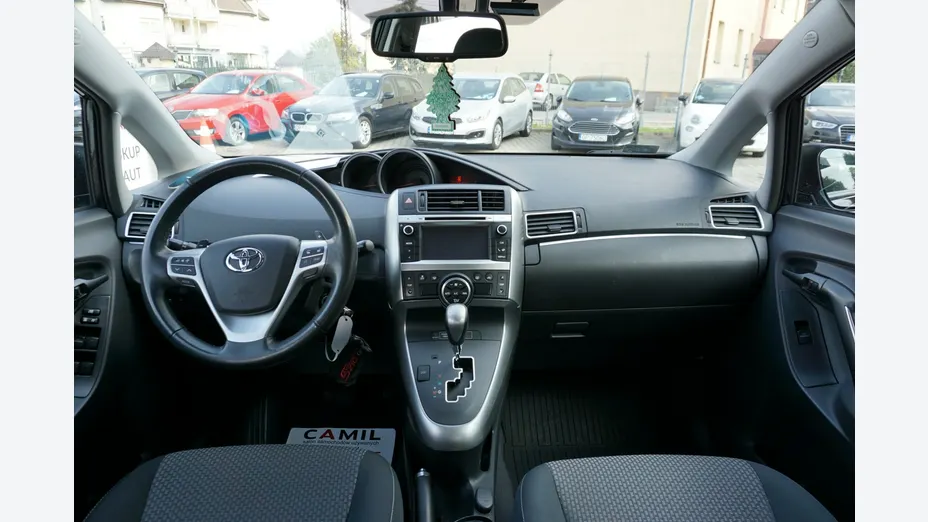 TOYOTA Verso -
