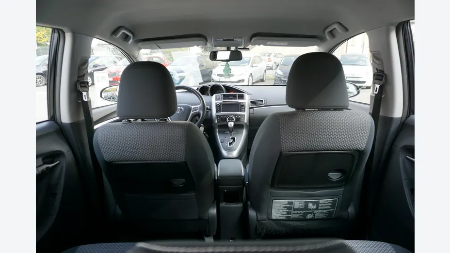 TOYOTA Verso -