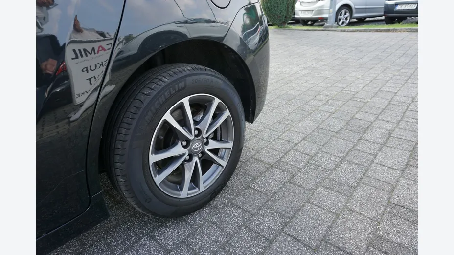TOYOTA Verso -