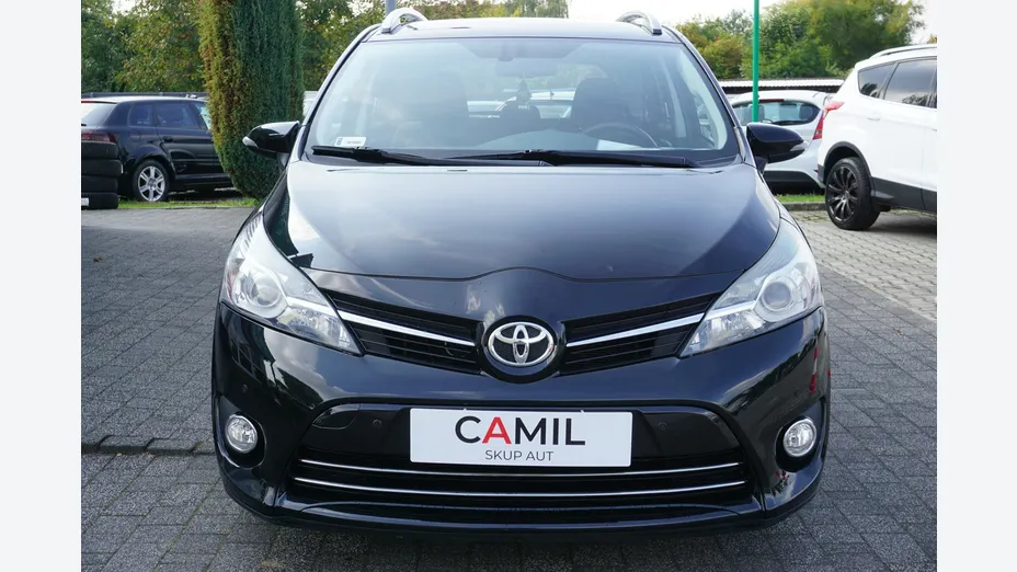 TOYOTA Verso -