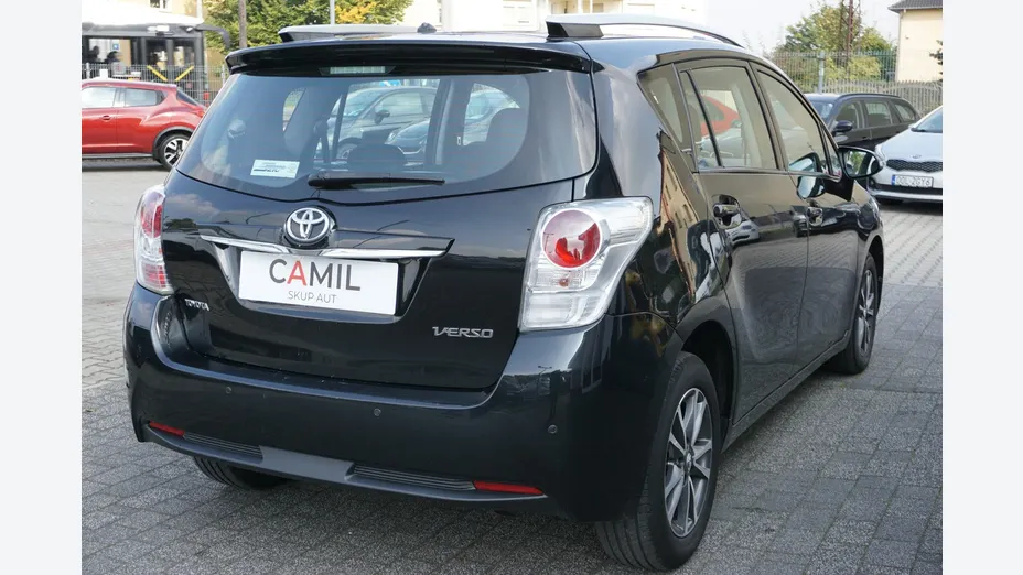 TOYOTA Verso -