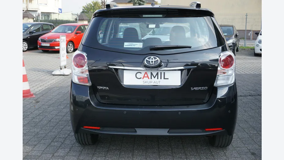 TOYOTA Verso -