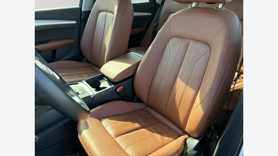 AUDI Q5 -