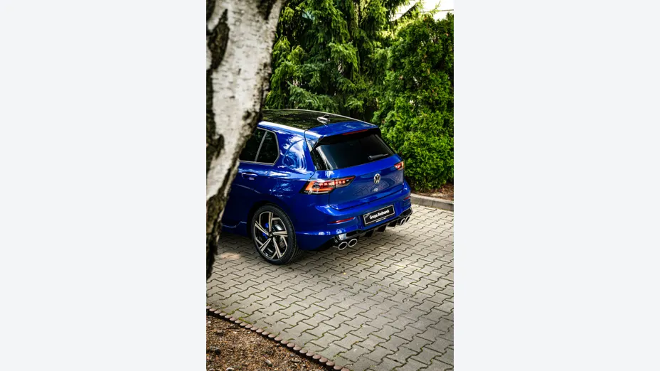 VOLKSWAGEN Golf -