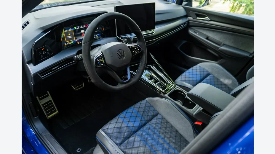 VOLKSWAGEN Golf -