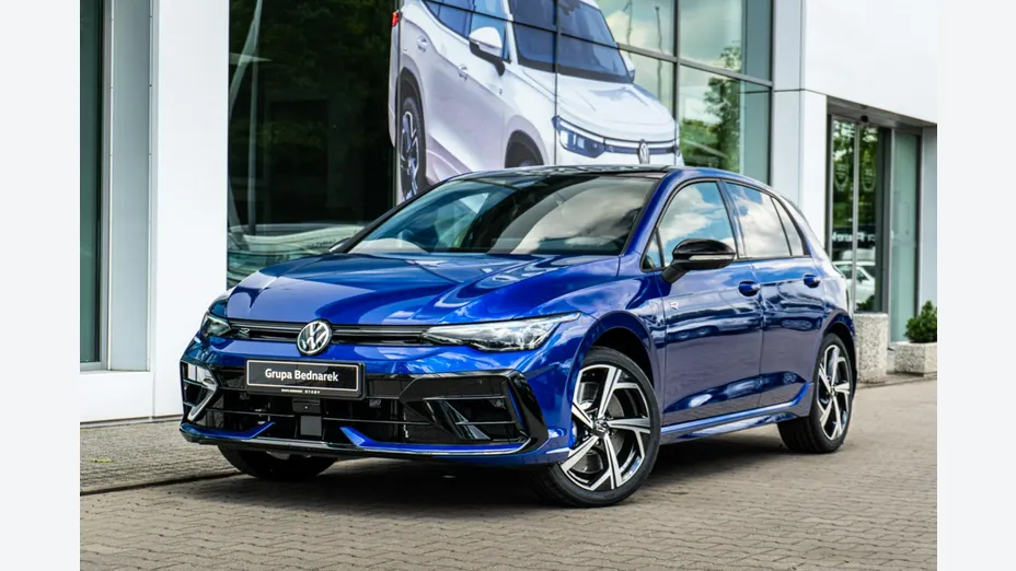 VOLKSWAGEN Golf -