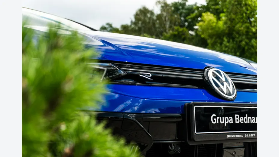 VOLKSWAGEN Golf -