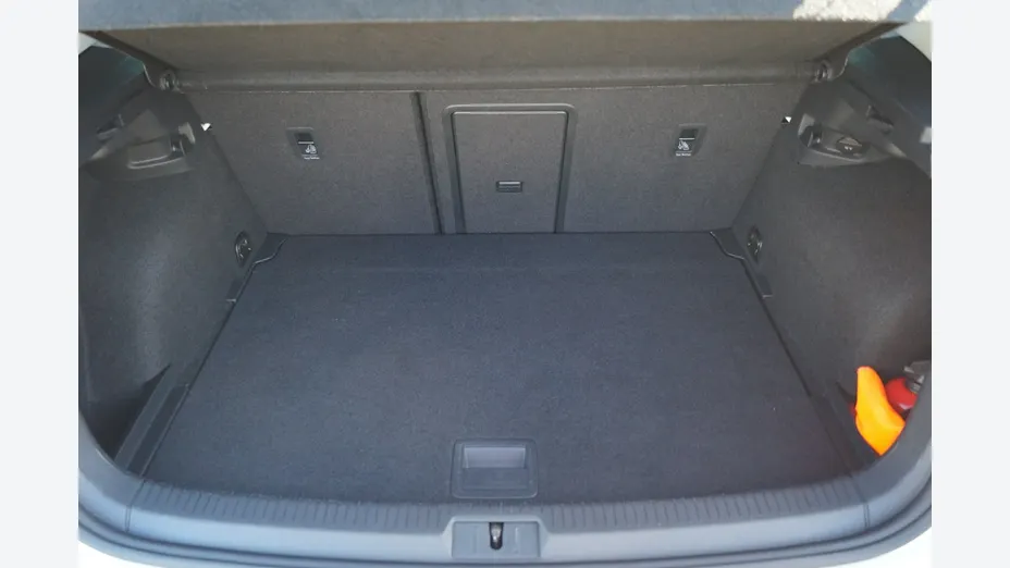 VOLKSWAGEN Golf -