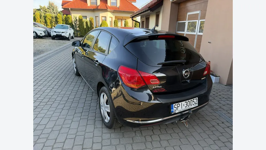 OPEL Astra -