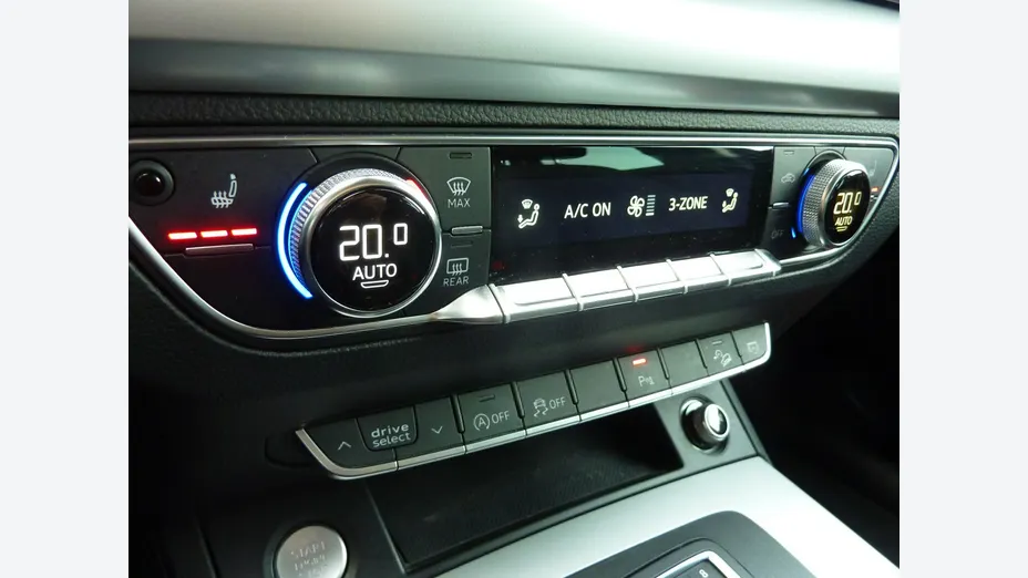 AUDI Q5 -