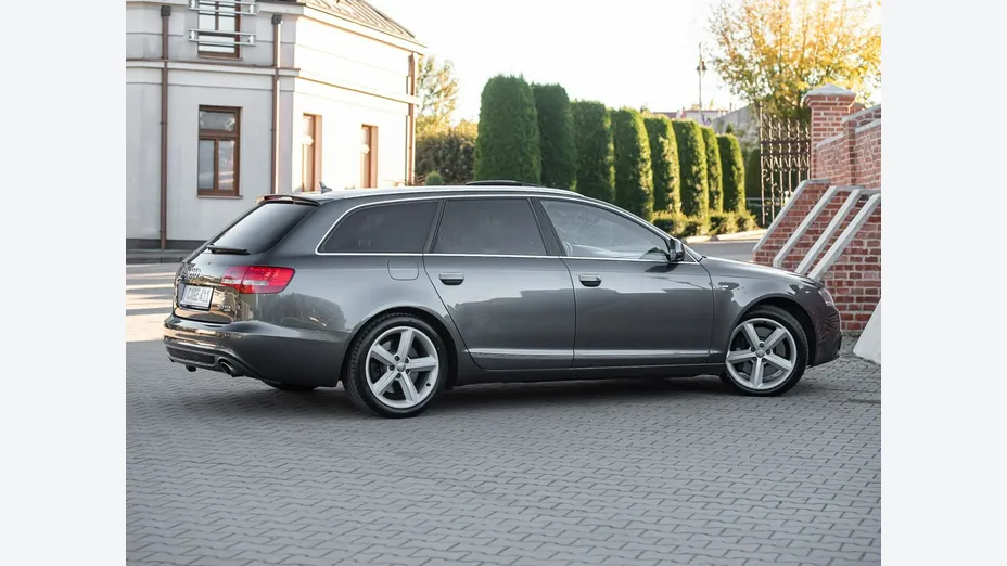 AUDI A6 Avant -