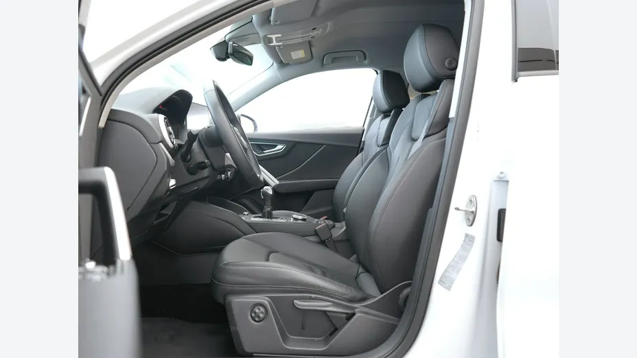AUDI Q2 -
