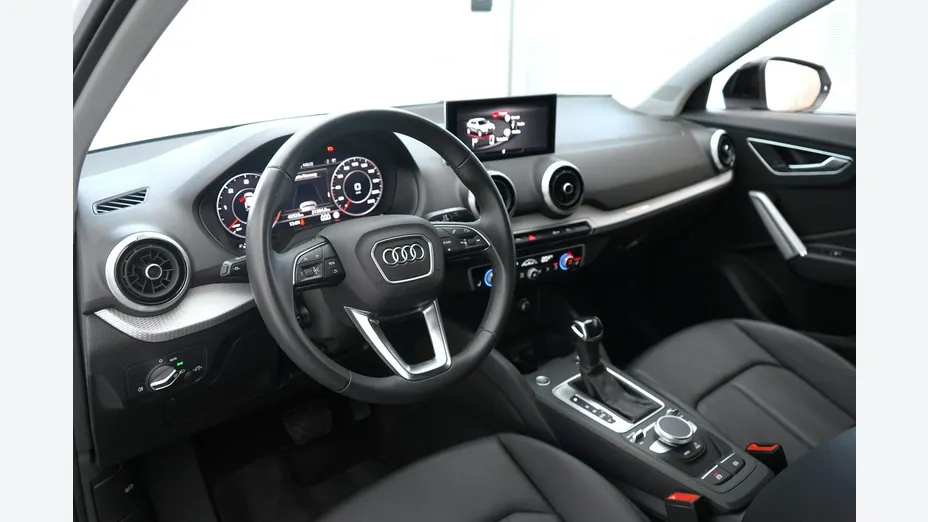 AUDI Q2 -