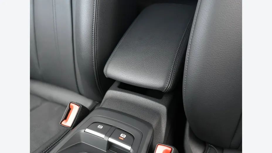 AUDI Q2 -