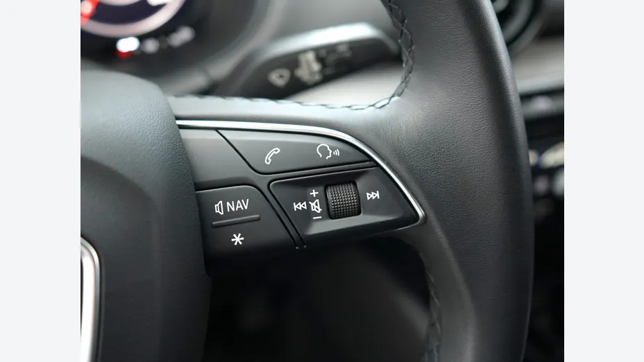 AUDI Q2 -