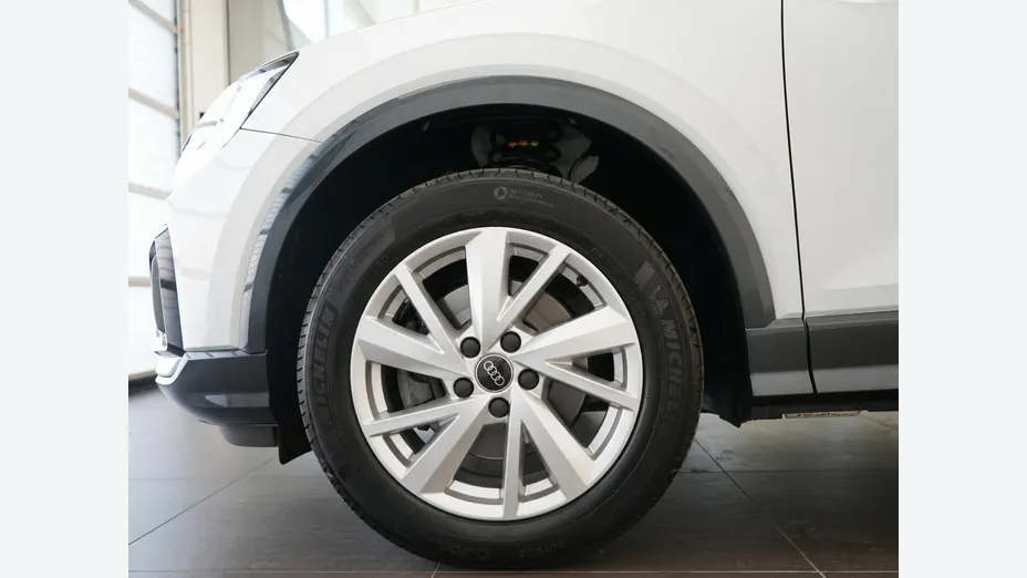 AUDI Q2 -