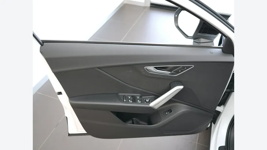 AUDI Q2 -