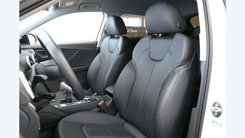 AUDI Q2 -