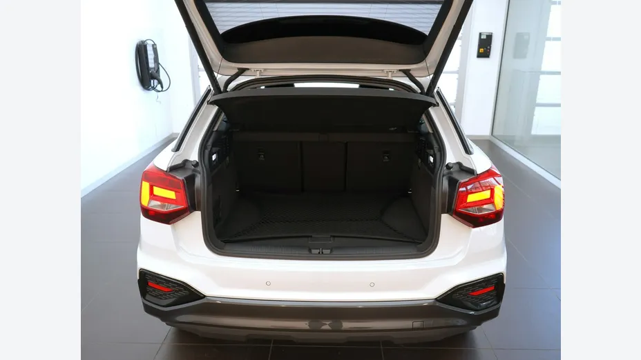 AUDI Q2 -