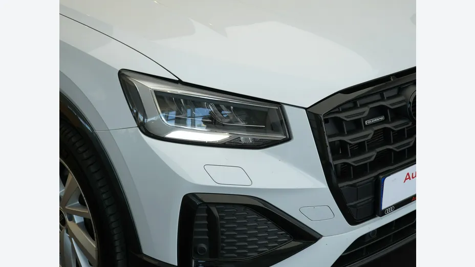 AUDI Q2 -