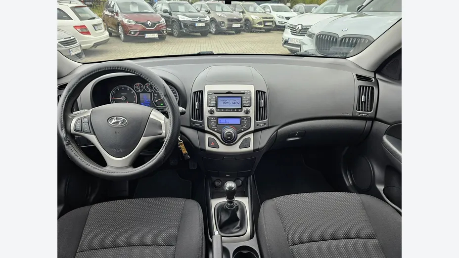HYUNDAI i30 -