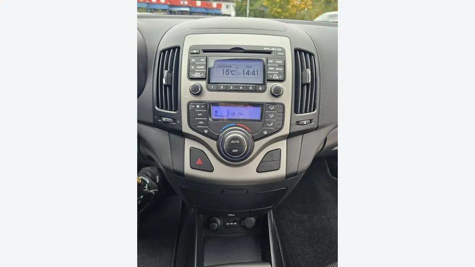HYUNDAI i30 -