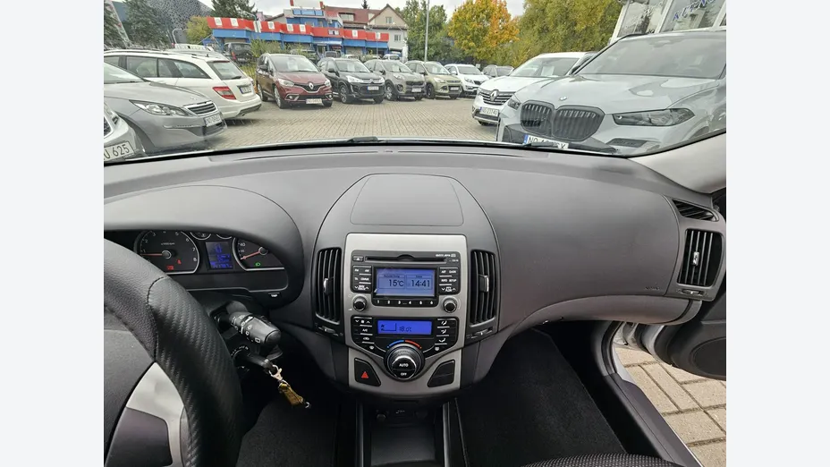 HYUNDAI i30 -