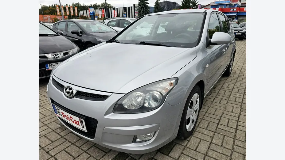 HYUNDAI i30 -