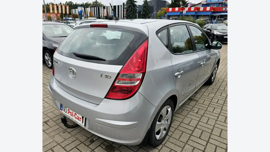 HYUNDAI i30 -