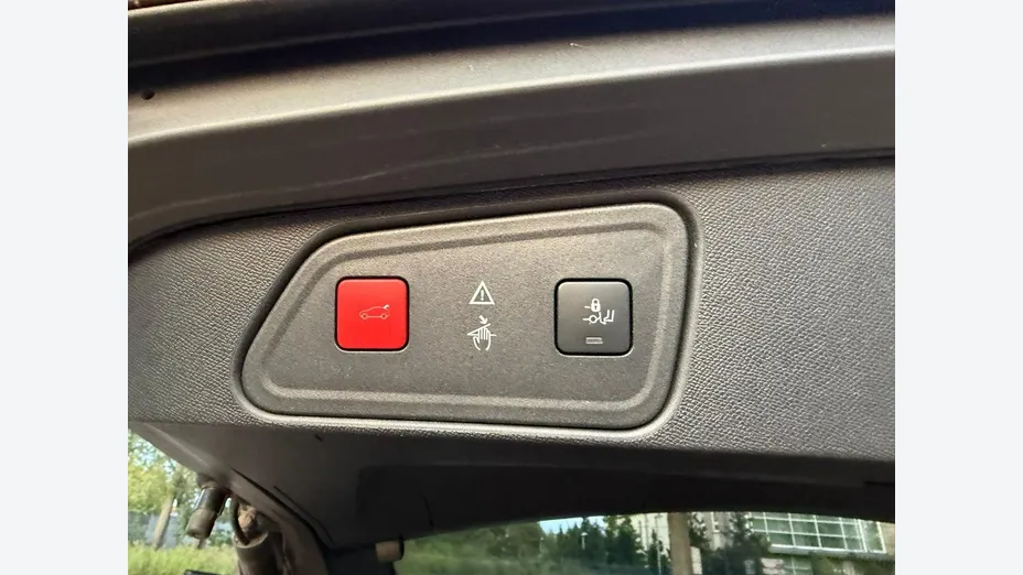 PEUGEOT 3008 -