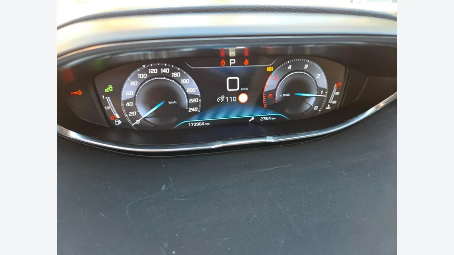 PEUGEOT 3008 -
