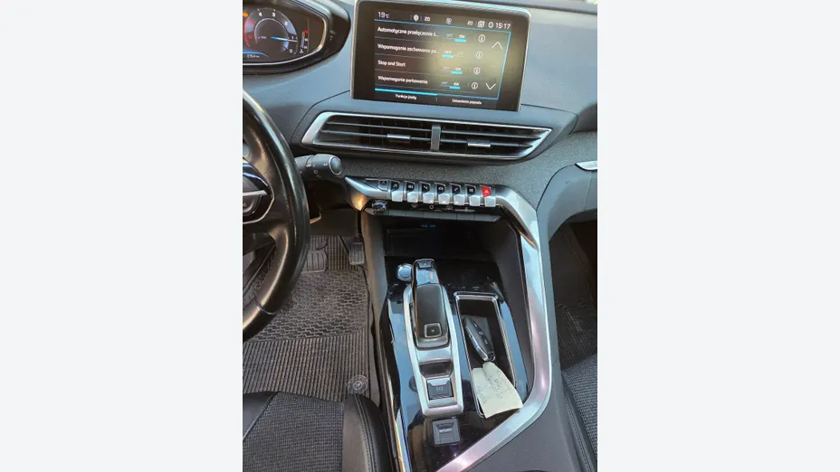 PEUGEOT 3008 -