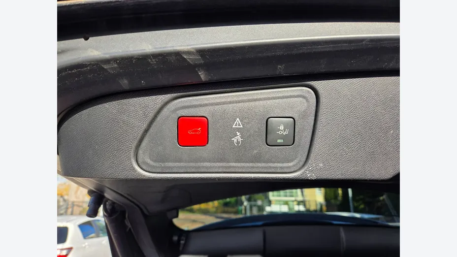 PEUGEOT 3008 -