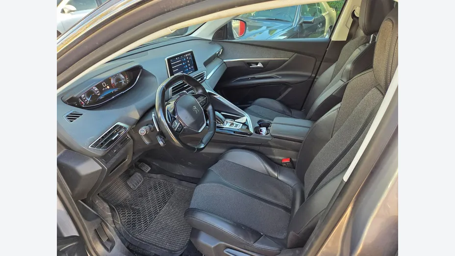 PEUGEOT 3008 -