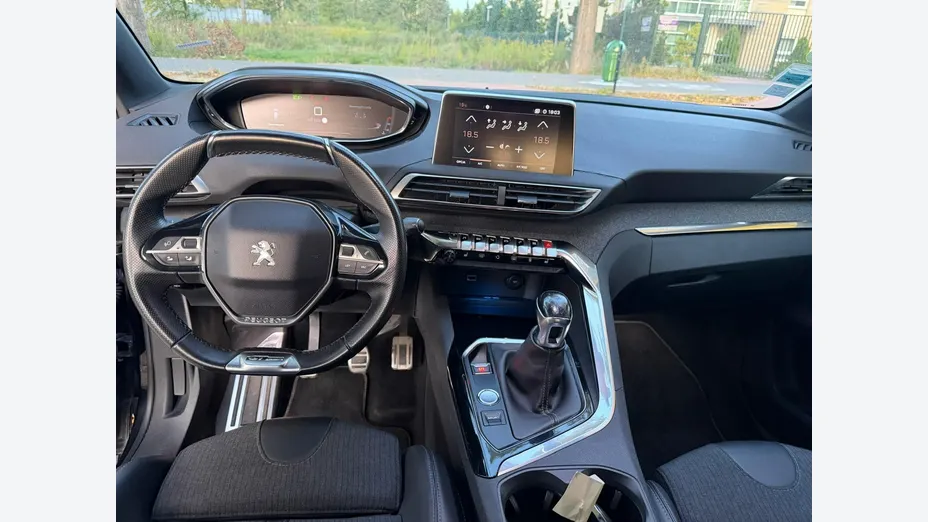 PEUGEOT 3008 -