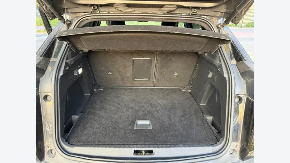 PEUGEOT 3008 -