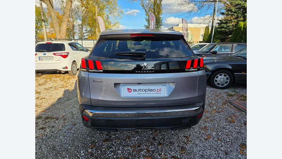 PEUGEOT 3008 -