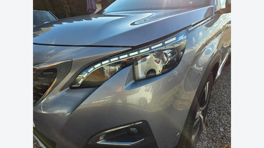 PEUGEOT 3008 -
