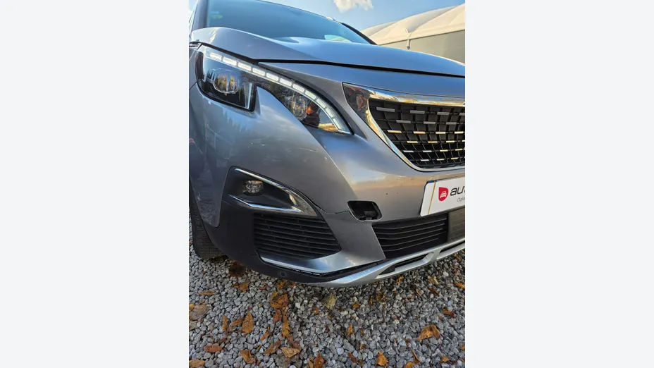 PEUGEOT 3008 -