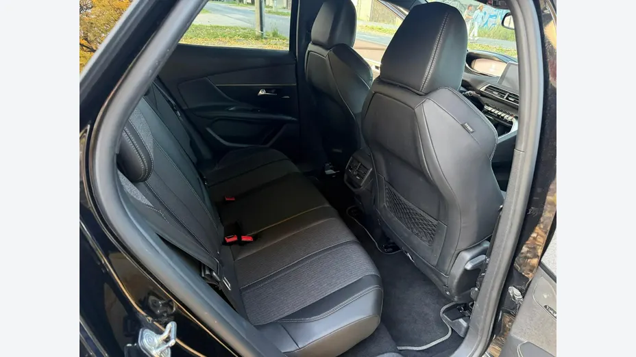 PEUGEOT 3008 -
