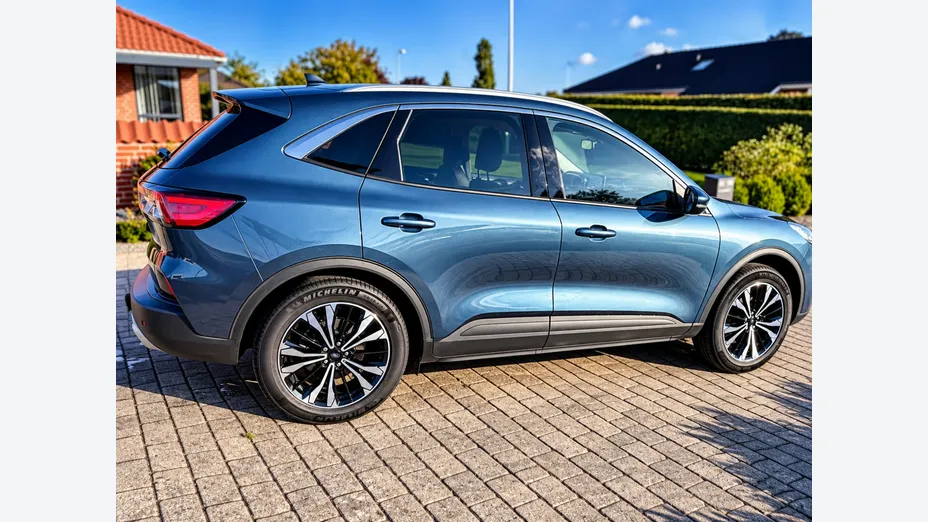 FORD Kuga -