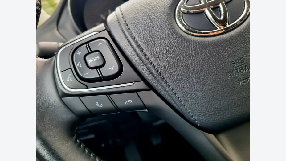 TOYOTA Avensis -