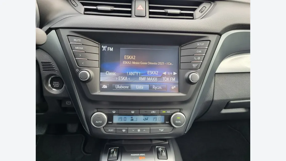 TOYOTA Avensis -