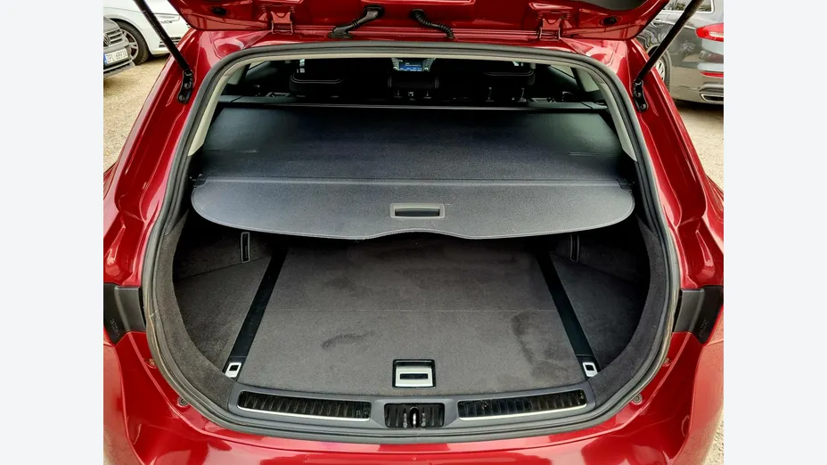 TOYOTA Avensis -