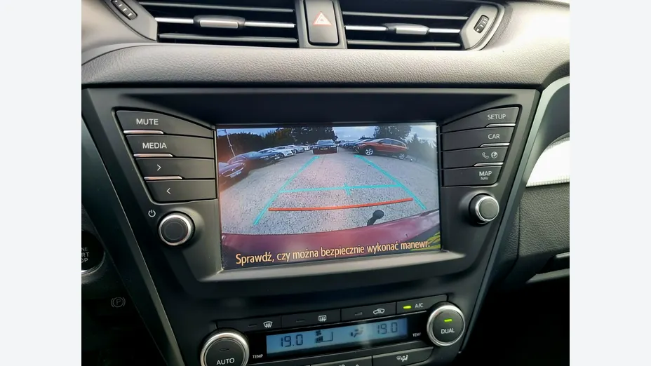 TOYOTA Avensis -