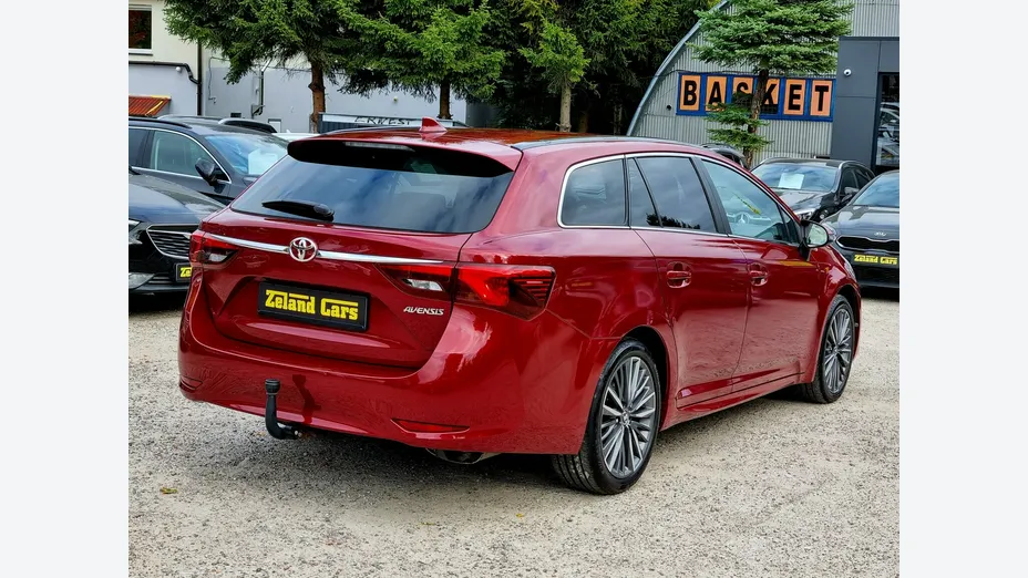 TOYOTA Avensis -