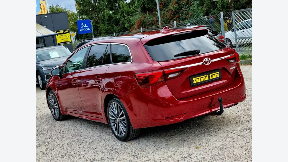 TOYOTA Avensis -