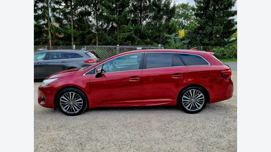 TOYOTA Avensis -