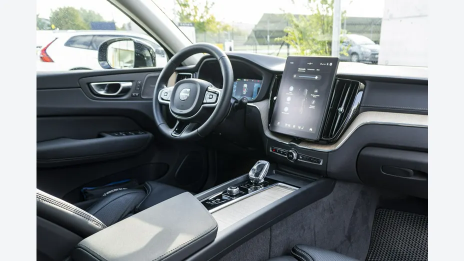 VOLVO XC60 -