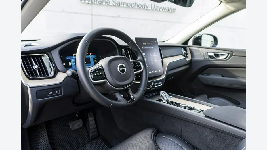 VOLVO XC60 -